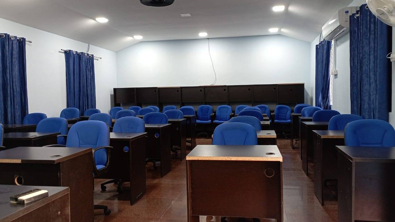 Paripoorna NEET AC Class Room