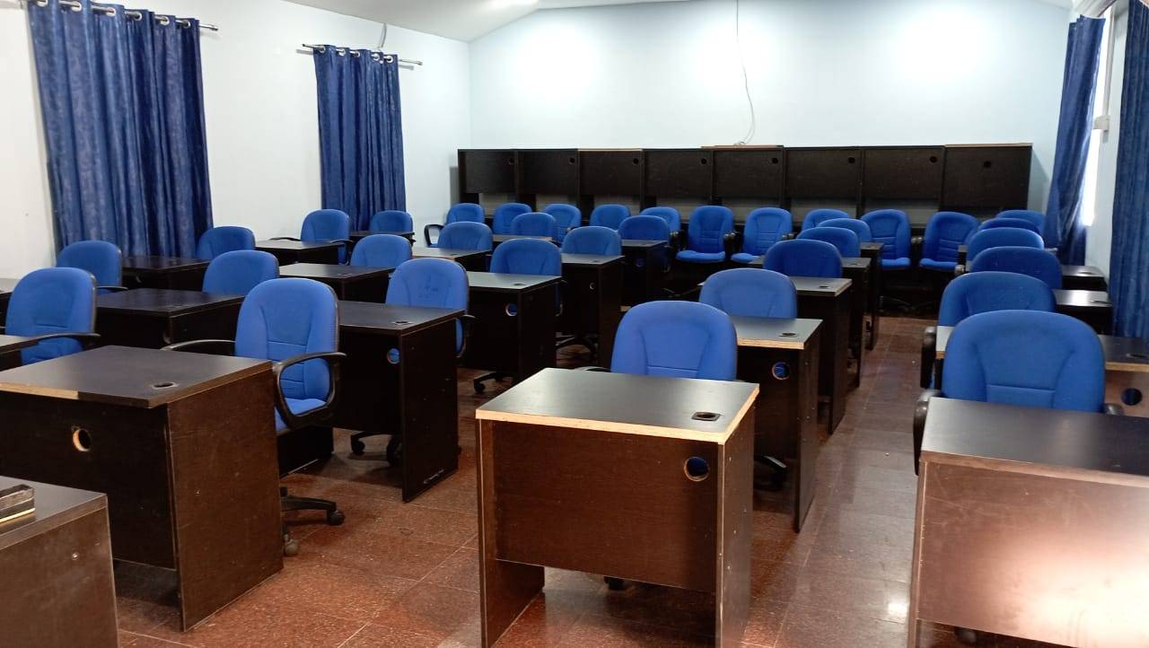 Paripoorna NEET AC Class Room