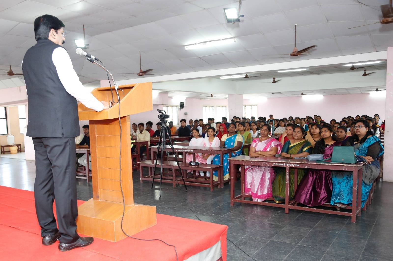 Paripoorna Neet  academy motivation speaker