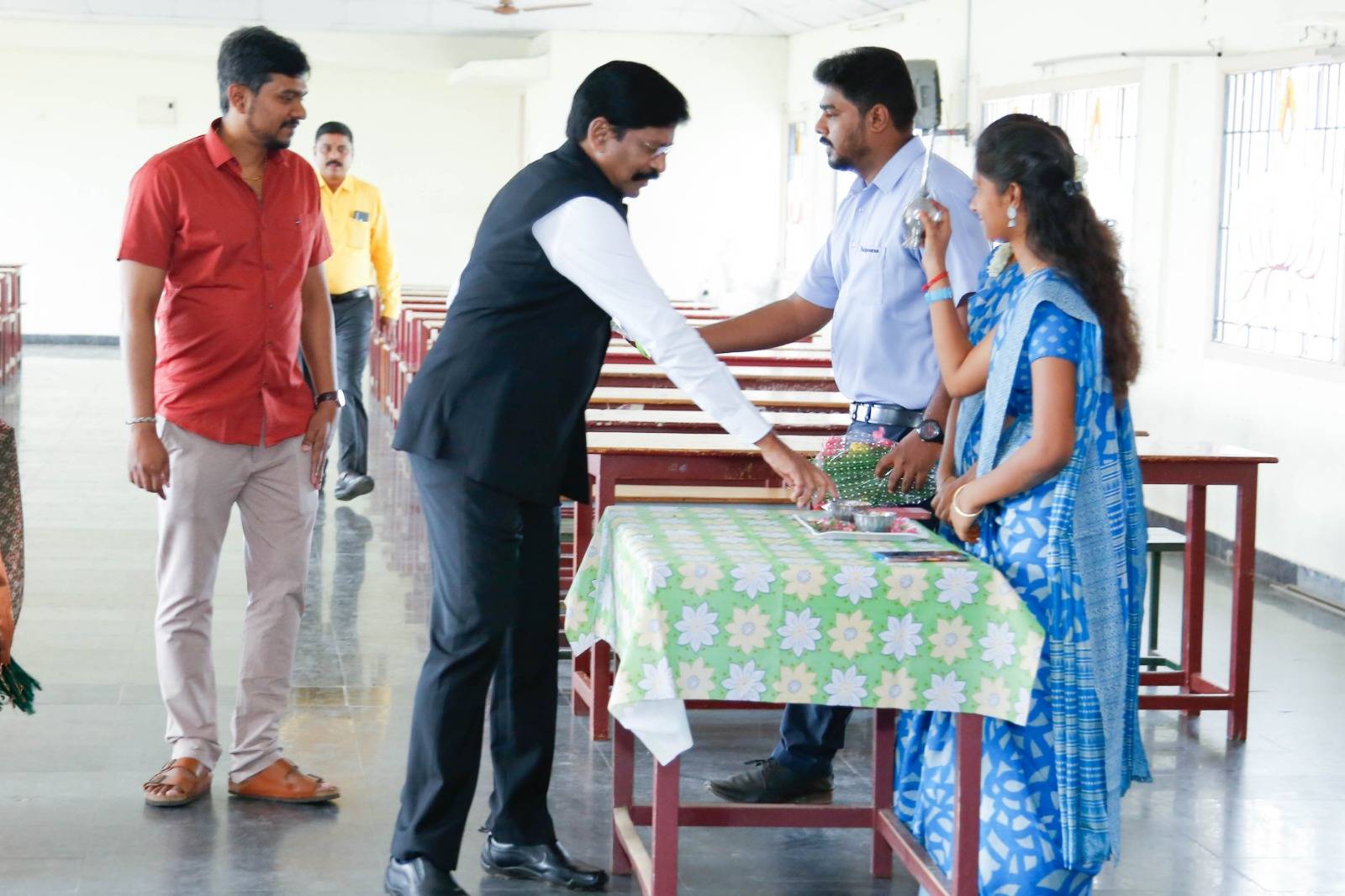 Paripoorna Neet  academy motivation speaker