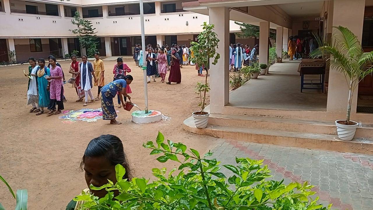 Neet Jee model exam in Thanjavur