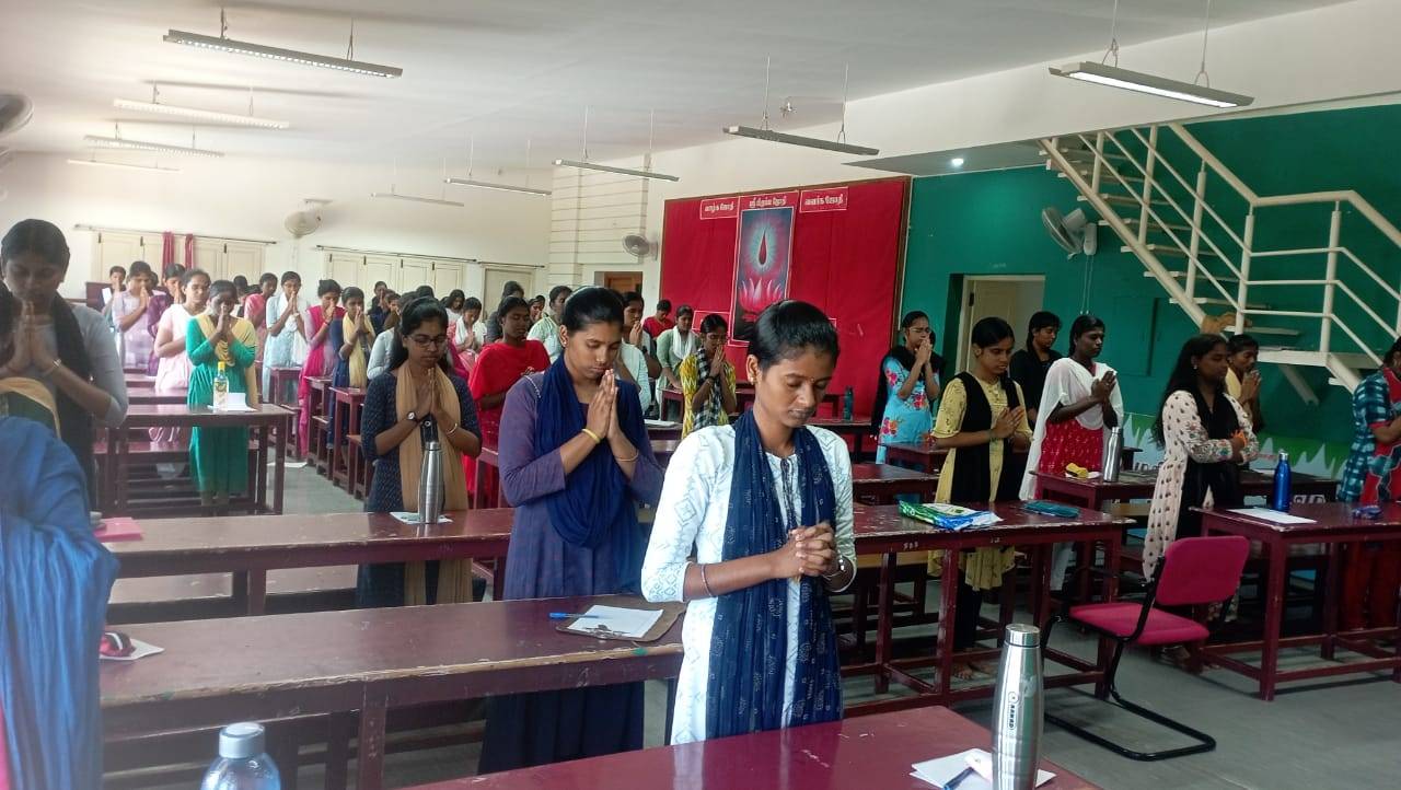 Paripoorna neet academy best for neet crash course in Karur